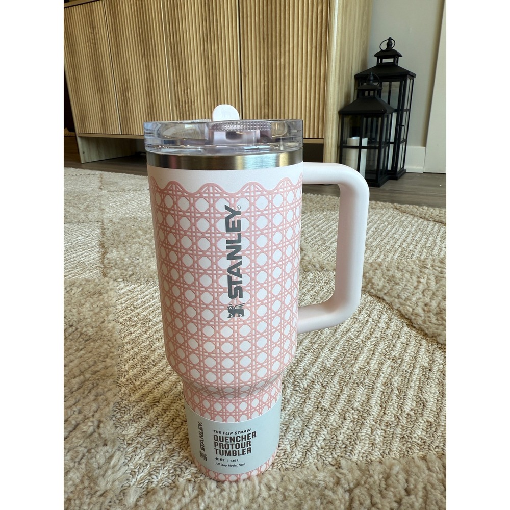 Stanley Quencher H2.0 FlowState 40 oz Tumbler Pink White Lattice Pattern New Box